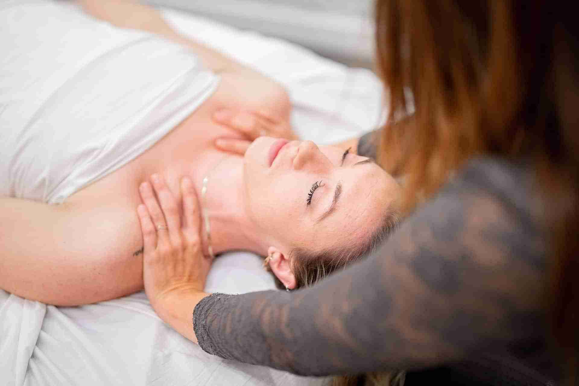 Peaceful Reiki treatment room at Luminate Co